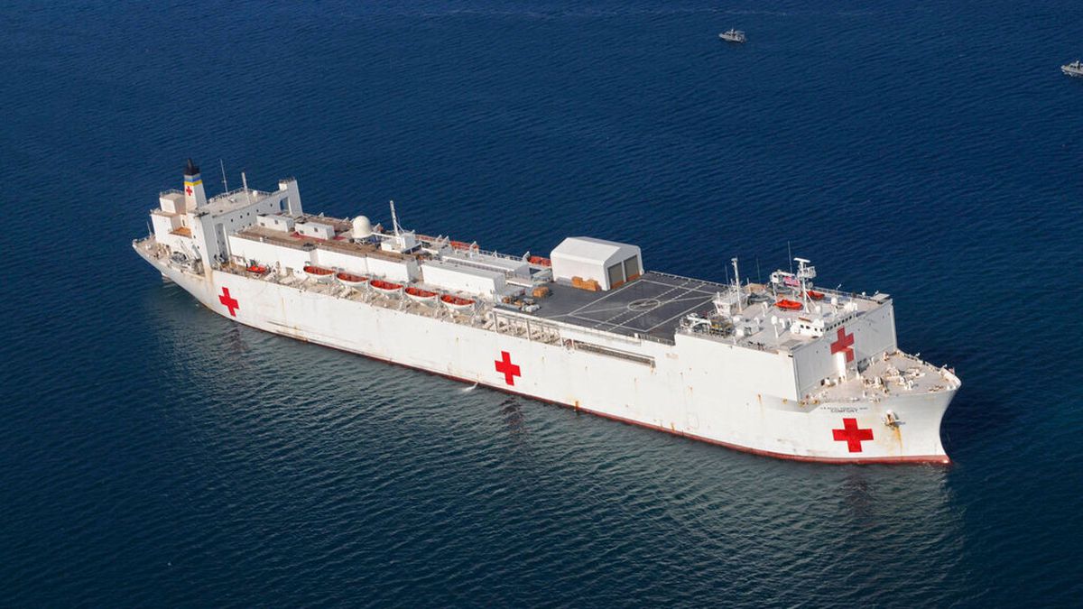 纽森在信中还请求白宫将美国海军的仁慈号医疗舰(usns mercy)部署在