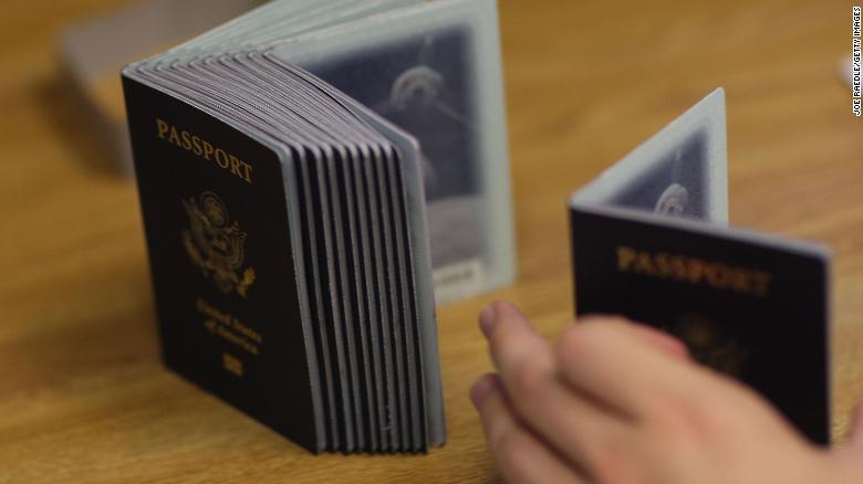 美国国务院签发第一本带有 X 性别标记的美国护照