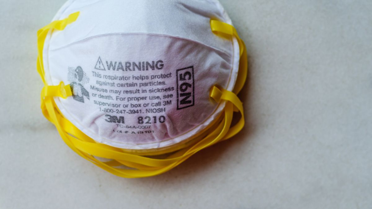 01/14 美国疫情更新：加州工作场所防疫新规生效；N95口罩可重复使用吗？如何消毒？