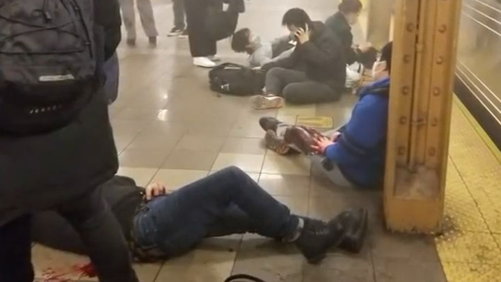 突发！枪手在纽约地铁站内扫射 至少29人受伤