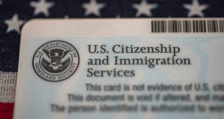 工作许可申请积压严重 移民局宣布工作许可过期有效