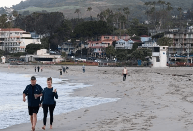 西海岸最适合居住的海滩小镇Laguna Beach夺冠