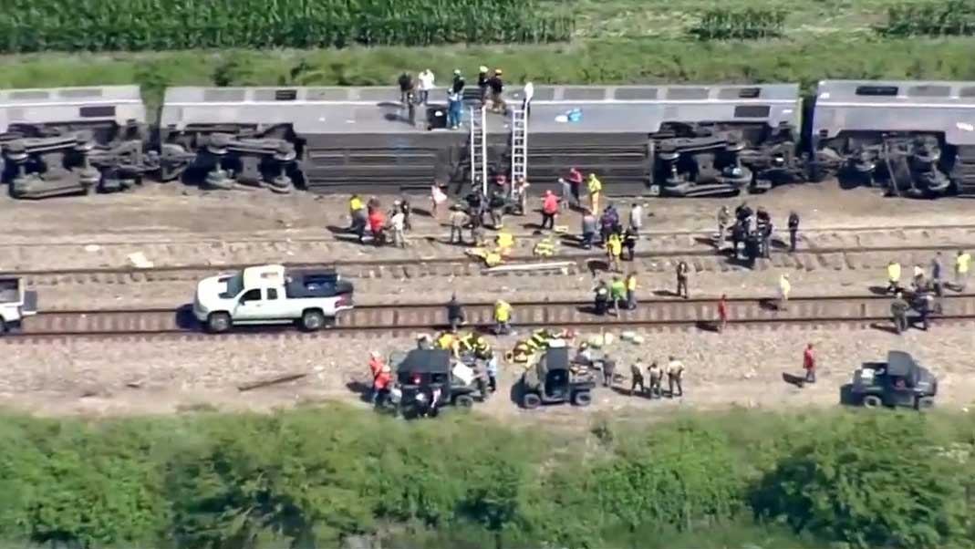 突发！密苏里州列车与垃圾车相撞脱轨致3人死亡