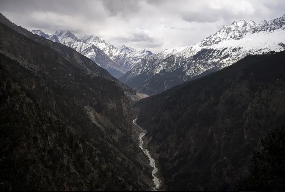 如果不大幅减少温室气体排放 喜马拉雅山脉地区的冰川在本世纪可能会失去80%的体积